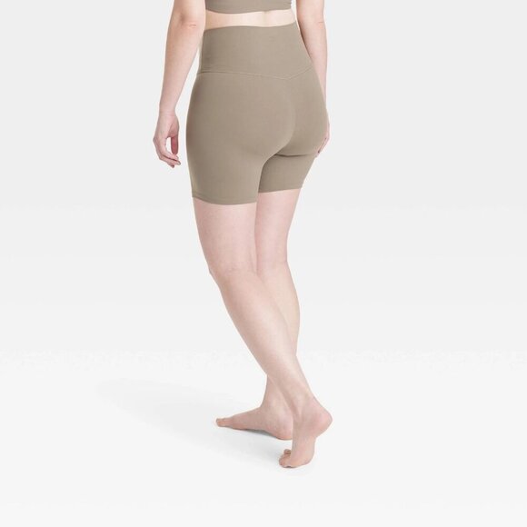 Medium - Womens Soft Ultra High-Rise Bike Shorts 6" - All In Motion - Brown - Picture 4 of 10
